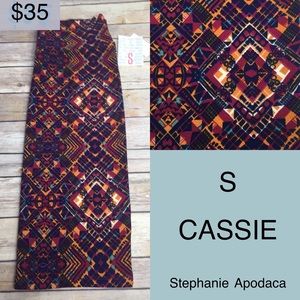 *New with tags* LuLaRoe S-Cassie Skirt